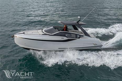 Fairline F//Line 33