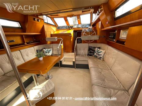 FERRETTI ALTURA 422