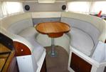 Sealine 285 - Saloon seating and table