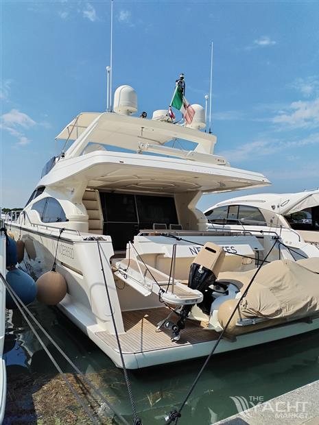 Ferretti 681