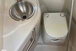 Sea Ray 240 Sundancer - Head