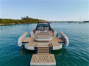 EVO Yachts R4