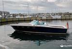 Magnum Marine 38