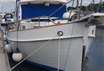 Grand Banks 36 Sedan - Fine bow entry for smooth sea passage
