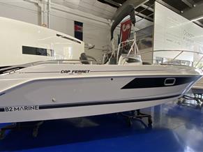 B2 MARINE CAP FERRET 702 SUNDECK