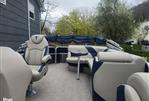 Trifecta 22C LE - Captain's Chair andamp; Cockpit Table