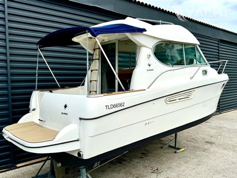 JEANNEAU MERRY FISHER 805