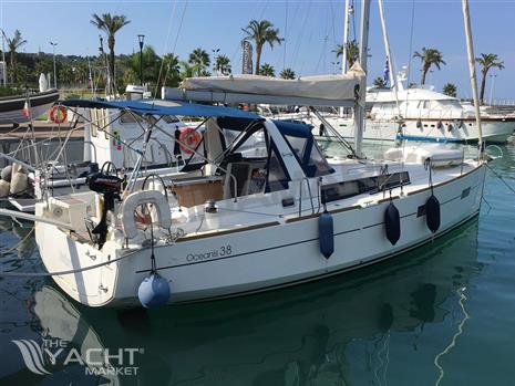 BENETEAU OCEANIS 38