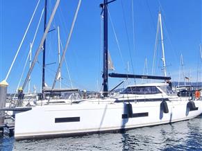 AMEL 50 with longer carbon mast / stern truster and many more extras