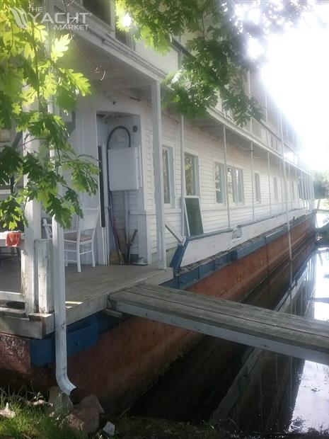 1913 106&#39; x 21&#39; Historic Houseboat Double Decker