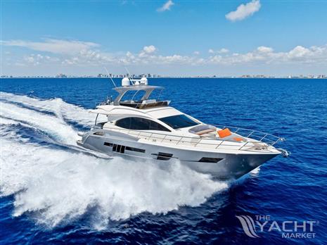 Lazzara Yachts 64