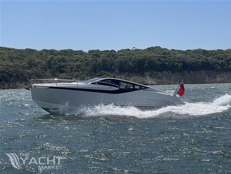 Fairline F//Line 33