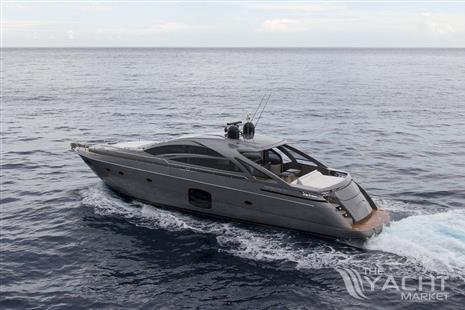 Pershing 70