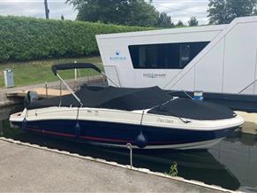 Bayliner Vr6