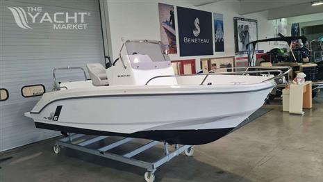 BENETEAU FLYER 6 SPACEDECK