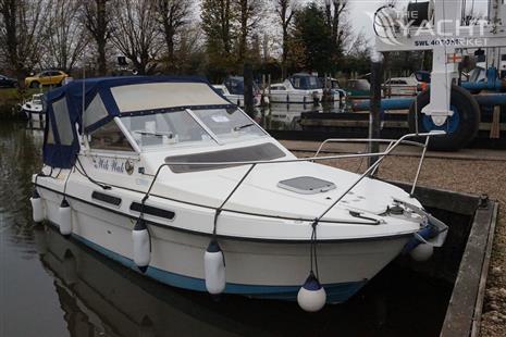 Fairline Carrera 24