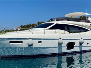 FERRETTI 592 FLY - 2008