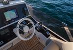 Sunseeker Manhattan 68 - 19 - Flybridge Helm