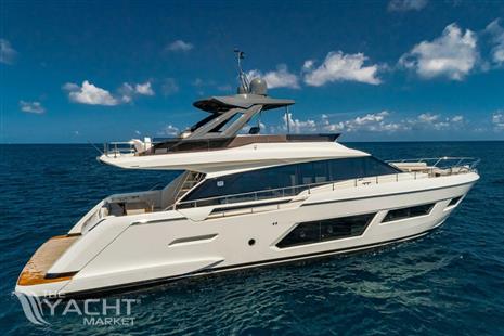 Ferretti Yachts 670