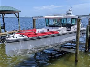 Axopar 28 Cabin
