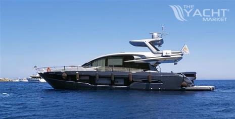 Galeon 700 Skydeck