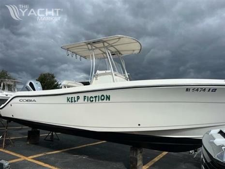 Cobia 237 Center Console