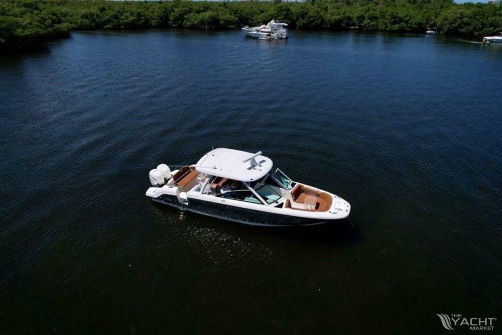 2017 Boston Whaler