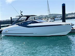 Fairline F33