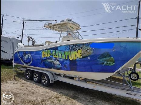 World Cat 266 SF - Overall View