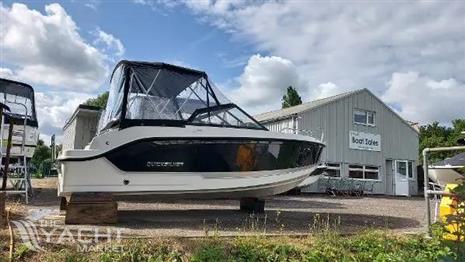 Quicksilver Activ 555 Bowrider