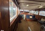 Trumpy Custom - Mid Ship Salon