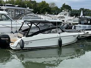 Parker 630 Day Cruiser