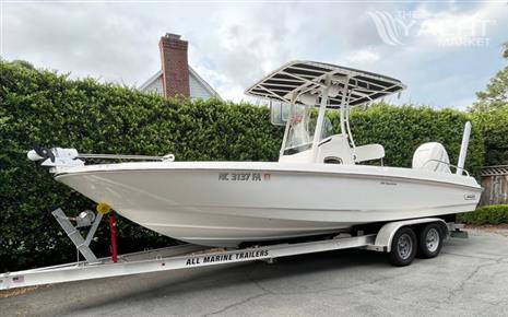 Boston Whaler  240 Dauntless