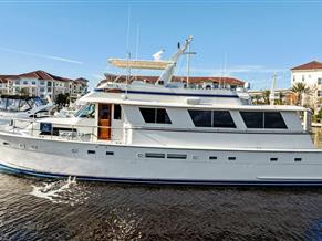 Hatteras Cockpit Motoryacht