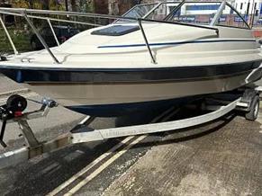 Bayliner 1952 Cuddy