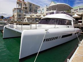 SIMONIS VOOGD Nova Luxe 42 Power Catamaran
