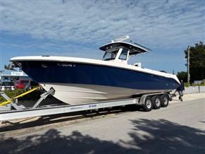 Everglades 325 Center Console