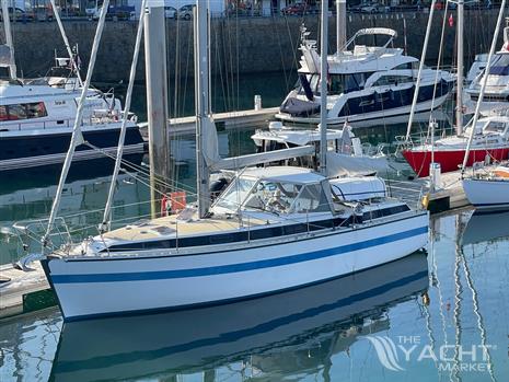 Custom Composite Motor Sailer