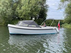 Interboat Intender 700 Electric