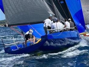 CAPE PERFORMANCE SAILING CAPE 31