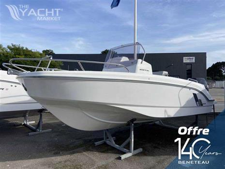 BENETEAU FLYER 6 SPACEDECK