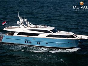 Van der Valk Raised Pilothouse