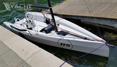 RS SAILING RS 21