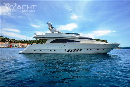 Dominator 86 - Vellmari Adriatic yacht charter