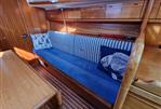 Bavaria 30 Cruiser - Saloon to Starboard
