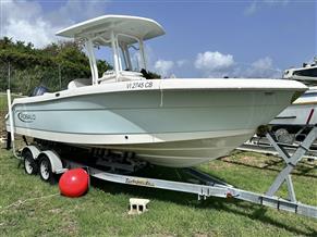 Robalo R242