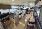 FERRETTI 450