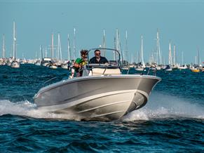 Boston Whaler 220 Dauntless