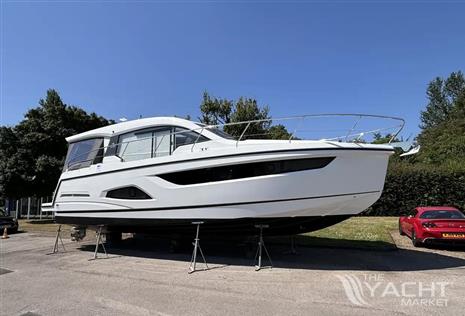 Sealine C390