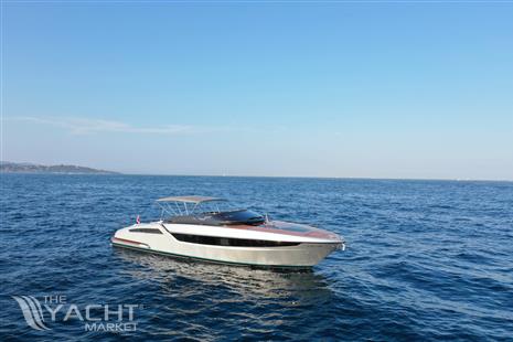 Riva 48 Dolceriva #03 - Riva-48-motor-boat-for-sale-exterior-image-Lengers-Yachts-1-scaled.jpeg